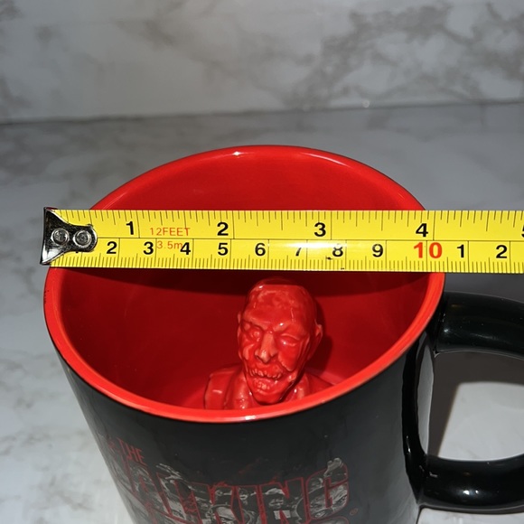 🧟‍♂️Walking Dead Zombie Mug How’bout a Cuppa Joe 🧟‍♀️🧟‍♂️Joe” is in the cup! - Picture 7 of 7
